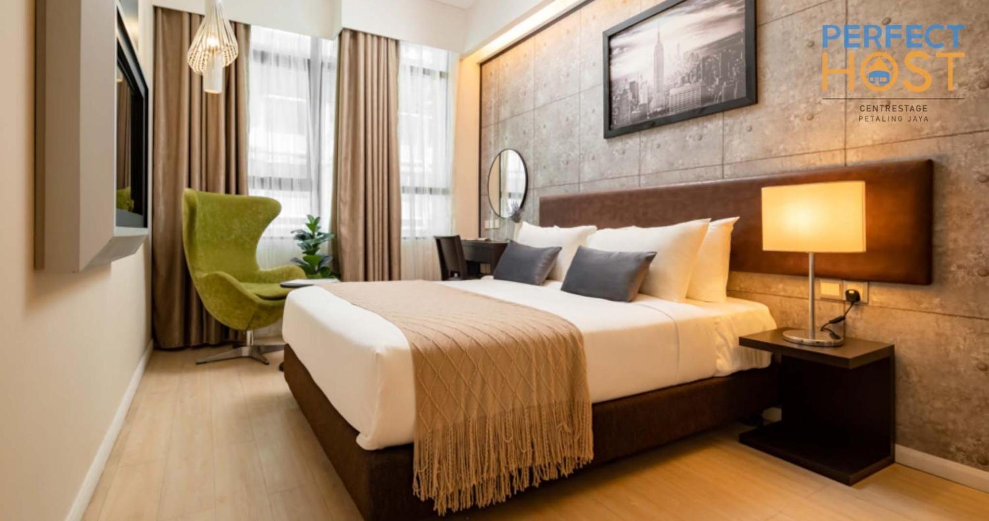 Отель Centrestage Petaling Jaya By Perfect Host Экстерьер фото Deluxe Room